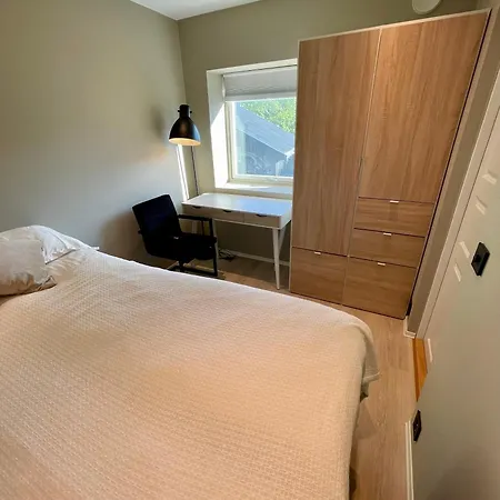 Διαμέρισμα Beautiful Close To Centre Τρόμσο